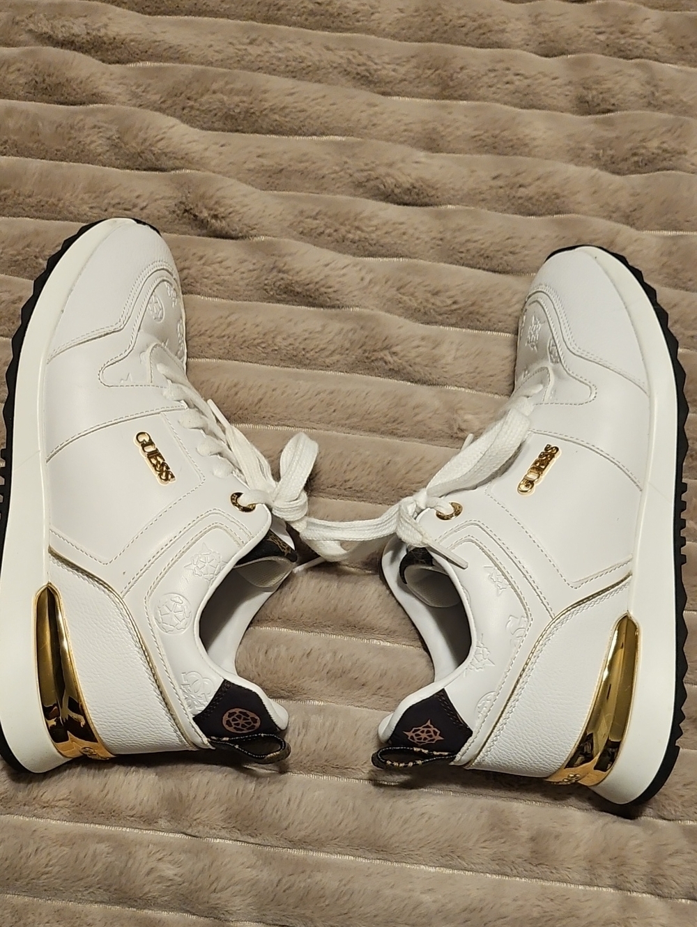 Guess White and Gold Accent Sneakers 8.5